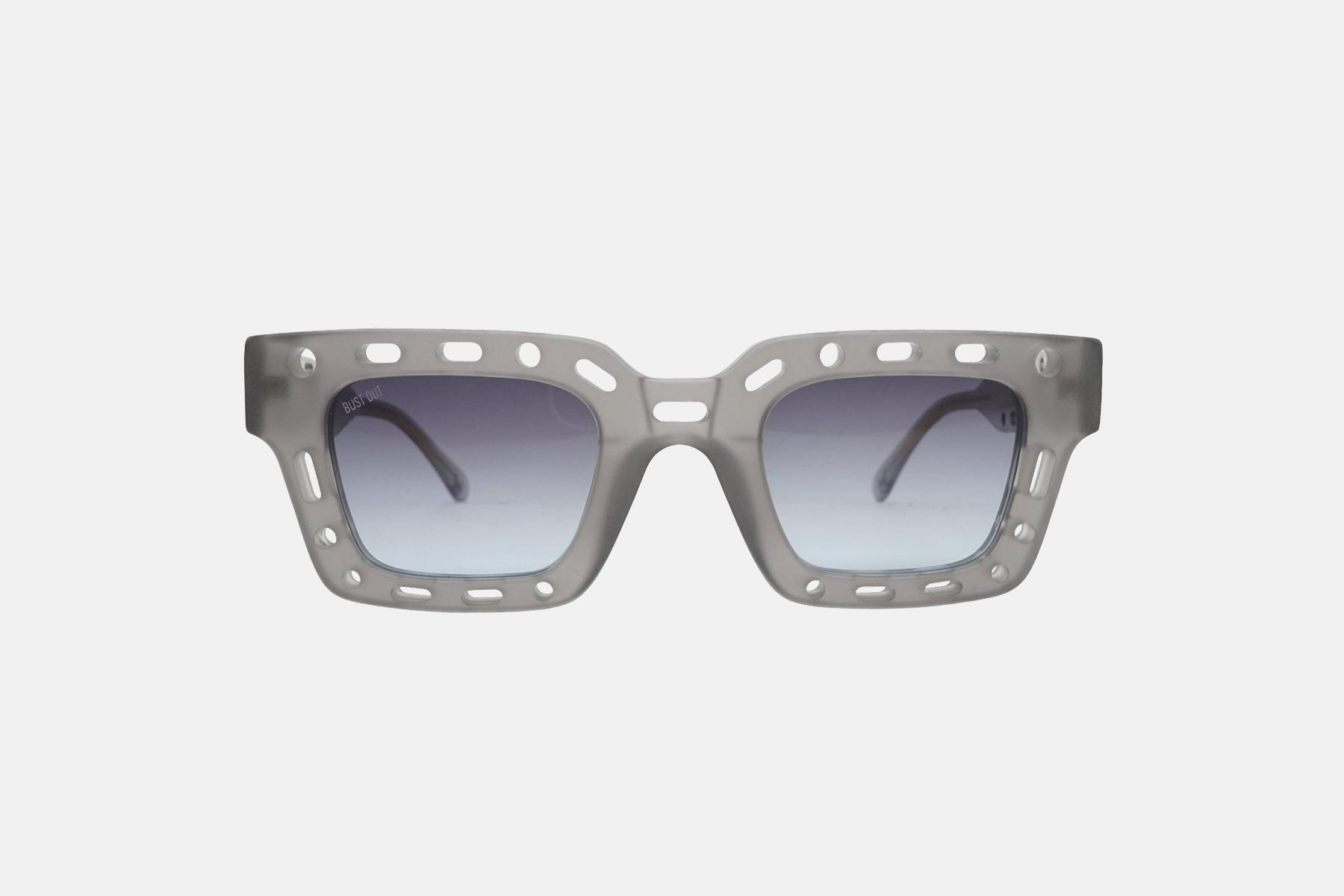 Bust Out William_front